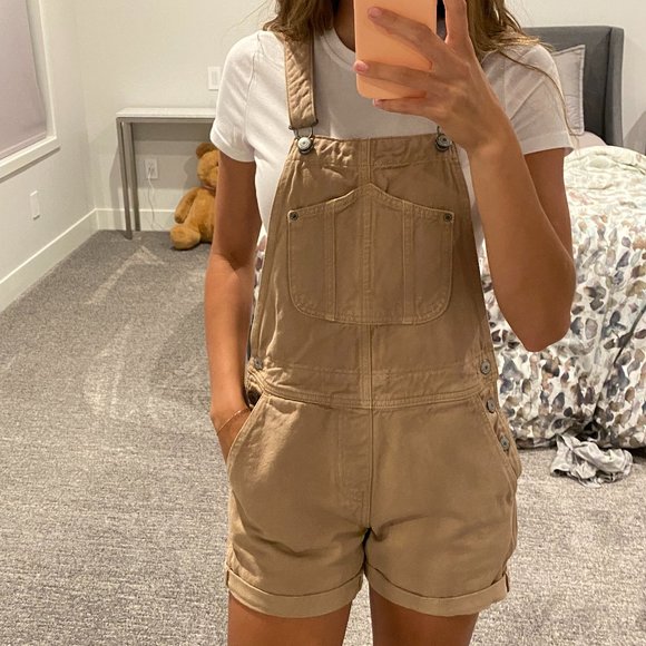 Old Navy Dresses & Skirts - Tan overall shorts